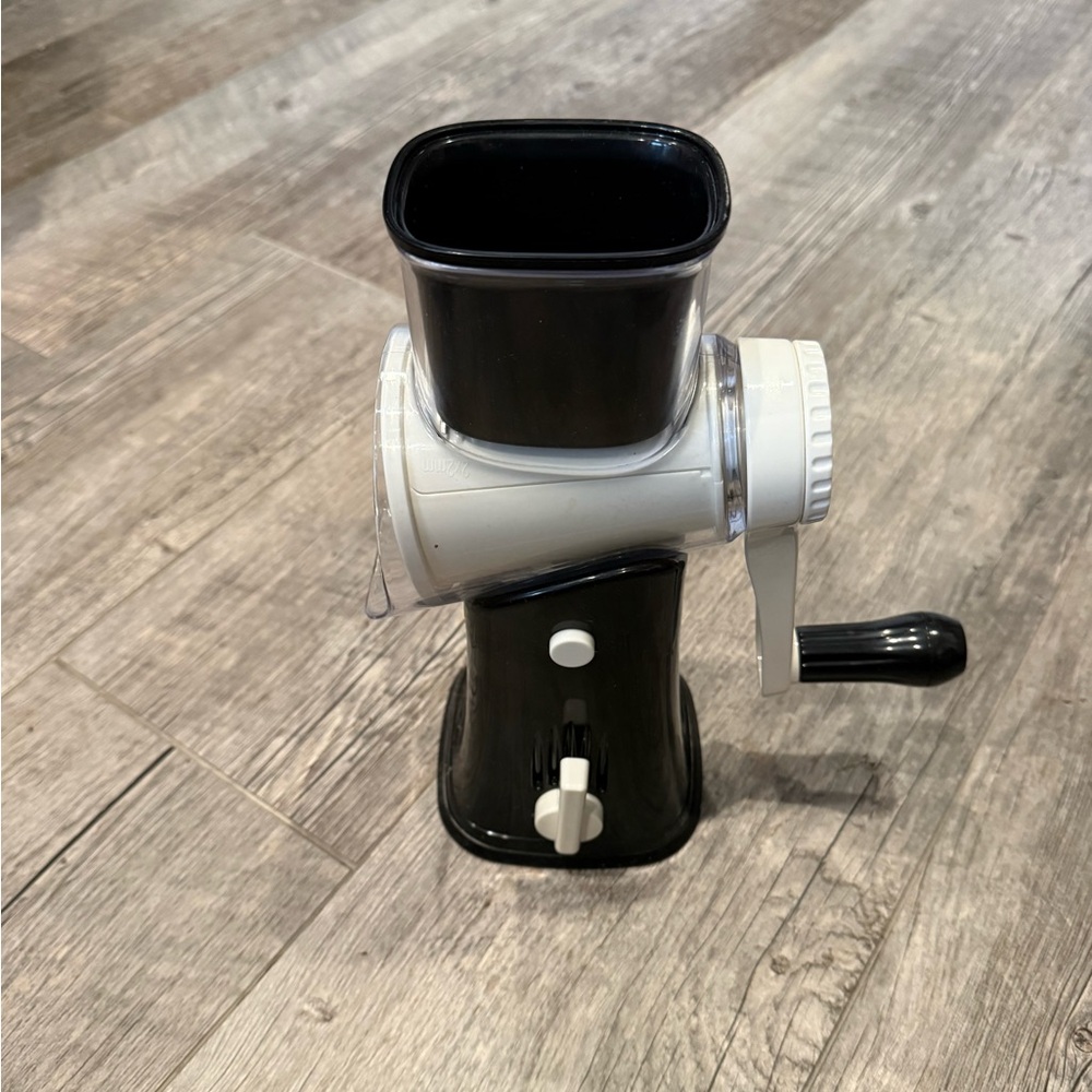 AlexphyRotary Cheese Grater Hand Crank